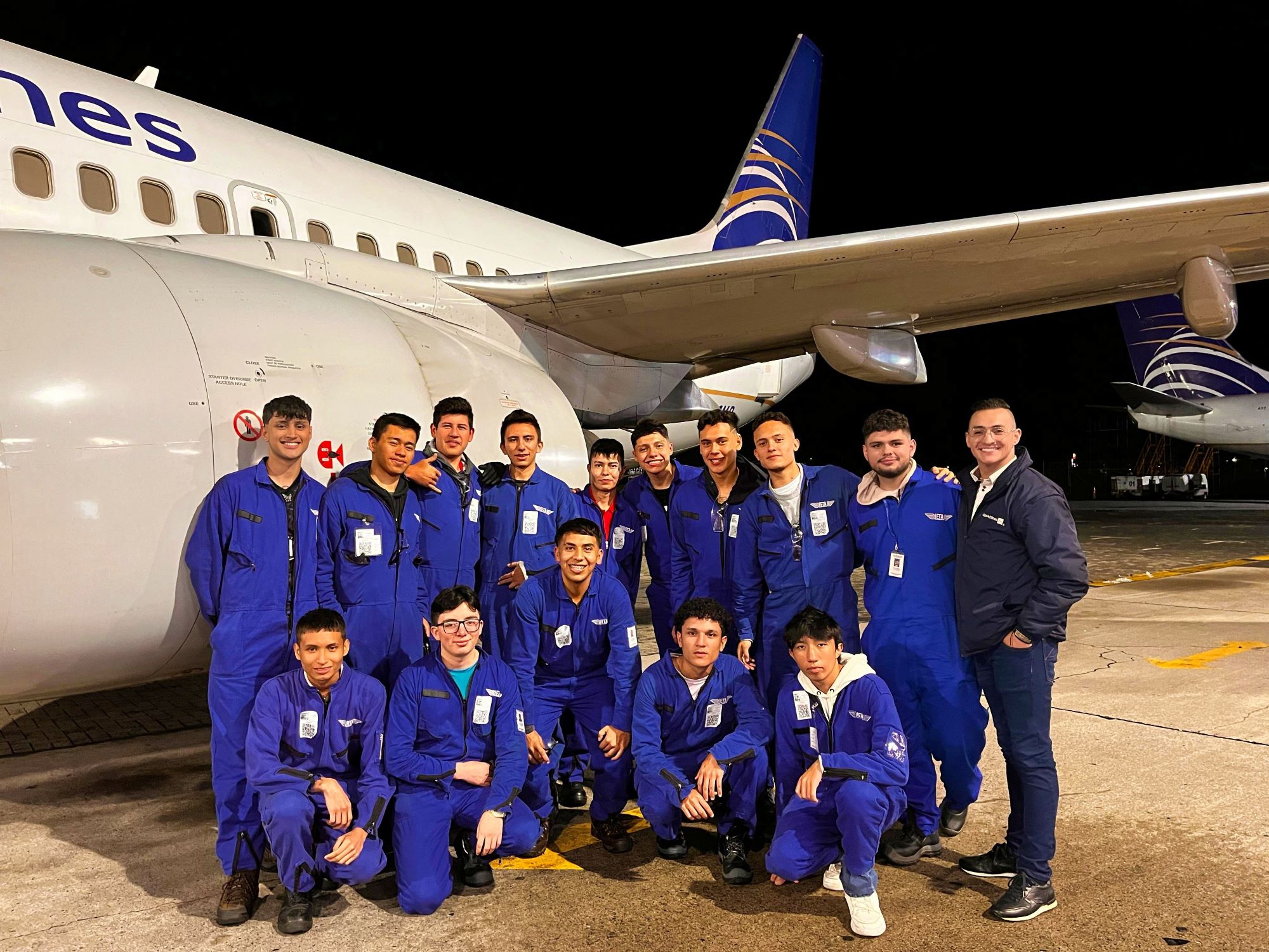 estudiantes-programa-tecnico-en-mantenimeito-de-aeronaves-ieta-2-2025